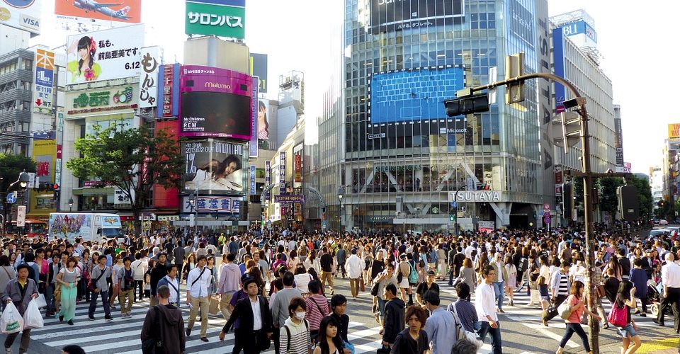 5 Amazing travel locations for those who love to shopping until dropping